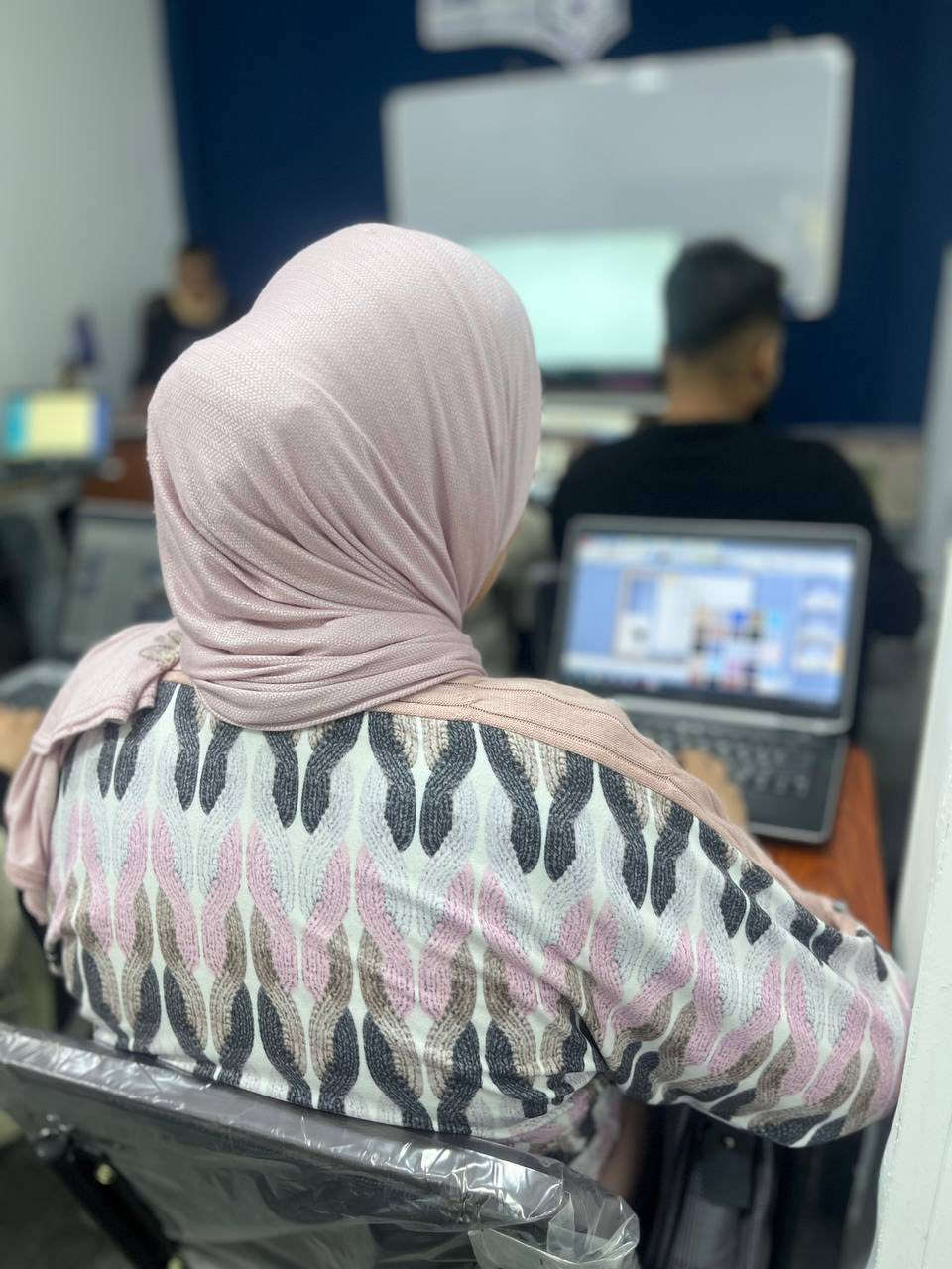 ⁨ جانب من  دورات الحاسوب والمايكروسوفت أوفيس التي تواصلها شركة الروافد للتدريب وتطوير الكوادر البشرية بكل التزام واهتمام، ضمن أجواء تدريبية تفاعلية تجمع بين الجانب النظري والتطبيقي.

🖥️ تدريب عملي
📚 متابعة مستمرة
🎯 تطوير حقيقي للمهارات
📈 خطوات ثابتة نحو التميز

🔄 دوراتنا مستمرة… ونجاح متدربينا هو الهدف..
#العنوان :-ديالى-بعقوبة-مدخل شارع خريسان—قرب تقاطع البلدة-فوق مطبعة الوطن
هـ/***********⁩
