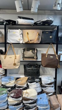 حقائب جملة ومفرد من داخل العراق الى جميع محافظات العراق وسوريا/ ولبنان...