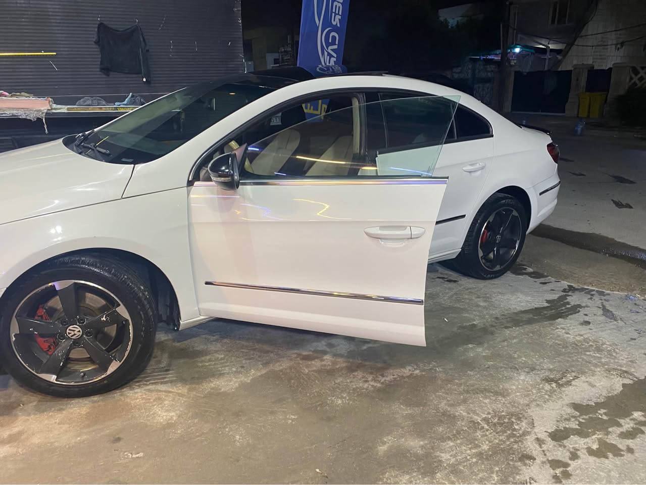 سلام عليكم

passat 2011 
فول مواصفات 
محرك 2.0 تيربو
كير اوتو
جام اوتو
بانوراما
مقاعد جلد كهرباء
شاشه 
كامره
فول تحكم استيرن
سياره كلش حلوه وجاهزه عليه ادامه كامله
السياره وارد امريكي حادثه فقط دعاميه شرط الفحص
بيه صبغ اربع قطع جماليه بدون اي تصليح وهم ع الفحص
مكانه سيديه 
***********
سعره 82$

وسلامتكم بغداد, العراق
