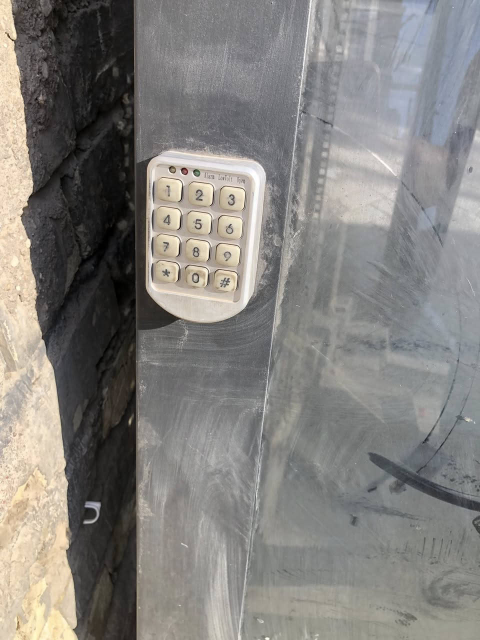 راك كامل رتفاع متر ونصف العرض متر ٤عجلات ٥طبكات ٤ مراوح تبريد ٢ شمعه اضائه داخليه
سعر ١٠٠ الف كامل بدون اي نقص بغداد ***********
