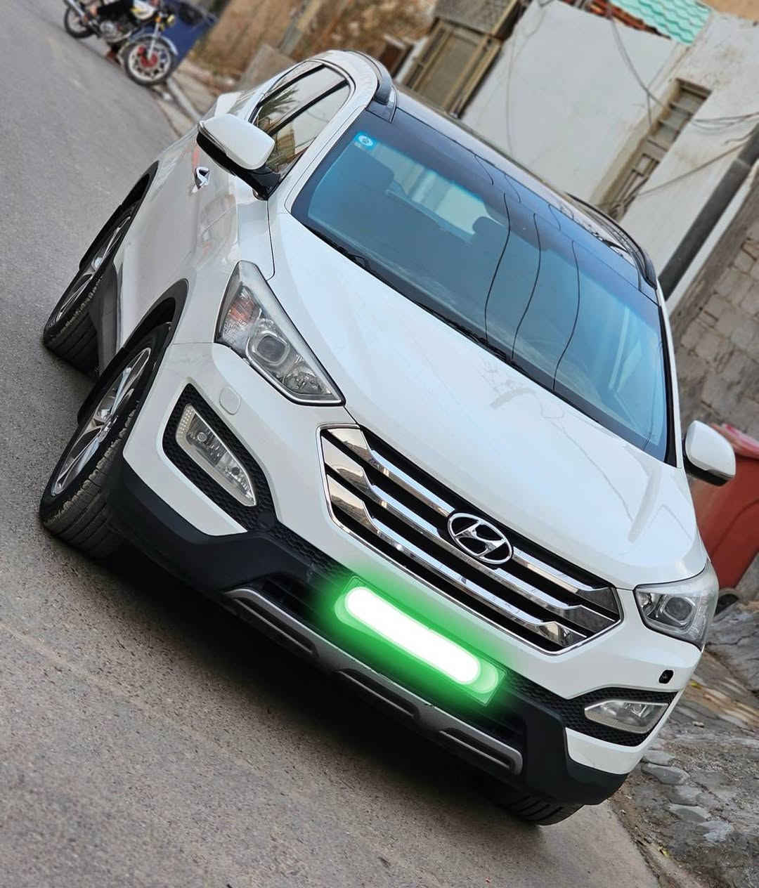 السلام عليكم.. سنتافي كويتي خليجي 2015
السياره على وضع الشركه فول 1\1 معروفه الكويتي  ((حادث قطعه وحده فقط باب الصدر بي طخه و مبدل باب وكاله ))
رقم بغداد انكليزي تحويل مباشر 
محرك 6 
7راكب 
3قطع تبريد 
بانوراما 
كاميرا دواره وحساسات 
لد ابيض 
شاشه لمس 
كشن جلد
بصمات تشغيل وابواب 
مري شفط +اشاير مري +ترحيب 
مانع انزلاق 
نزول منحدرات 
4×4 
وضعيات قياده كامله 
تدفئه وتبريد بالمقاعد 
تحكم بجميع وضعيات المقاعد 
سايد بريك دكمه 
زراكات لايت 
نضام ECO  وبعد بيها مواصفات
 
كربلاء طويريج.. سعر 175 مجال بسيط ***********
