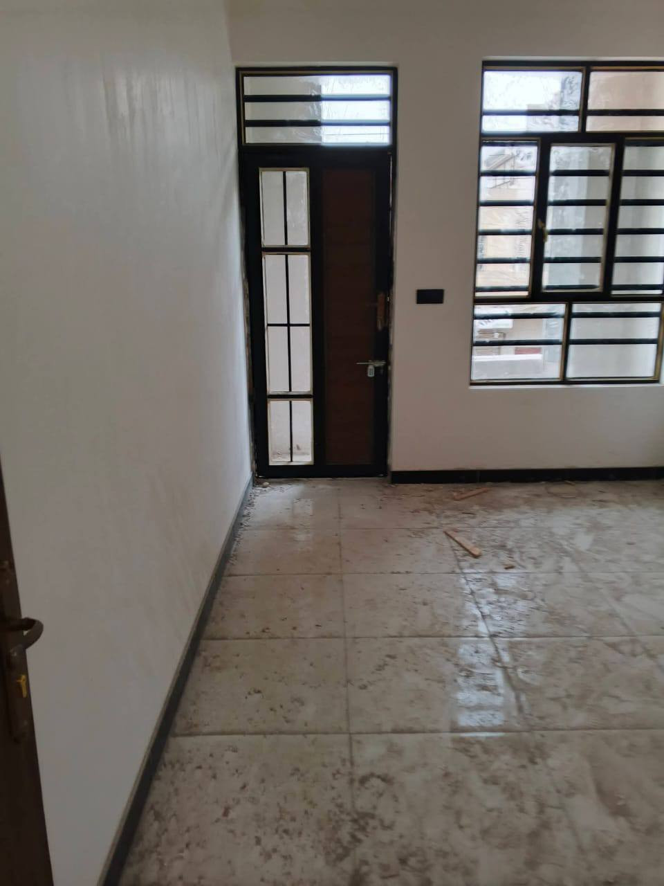 مشتمل للبيع مساحة 72م
واجهة3.35م
نزال21م
استفبال وحولى مطبخ 
و3نوم وخدمات في 3
......
موقع المشتملات الشعب
......
مراجعة مكتب الامين ابو ايمن الحميداوي
***********
