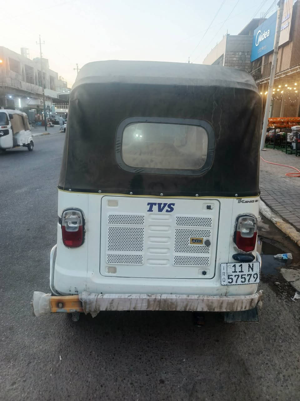 سلام عليكم TVS  للبيع موديل 21 رقم وسنويه  بغداد تحويل حسب الاتفاق يصير وبأي وقت تريد احولك كفاله عده رصعات بسيطه موضحات بل صور سعر 7.0 وبيها مجال قليل مكان بغداد الدوره واتساب رقمي ***********
