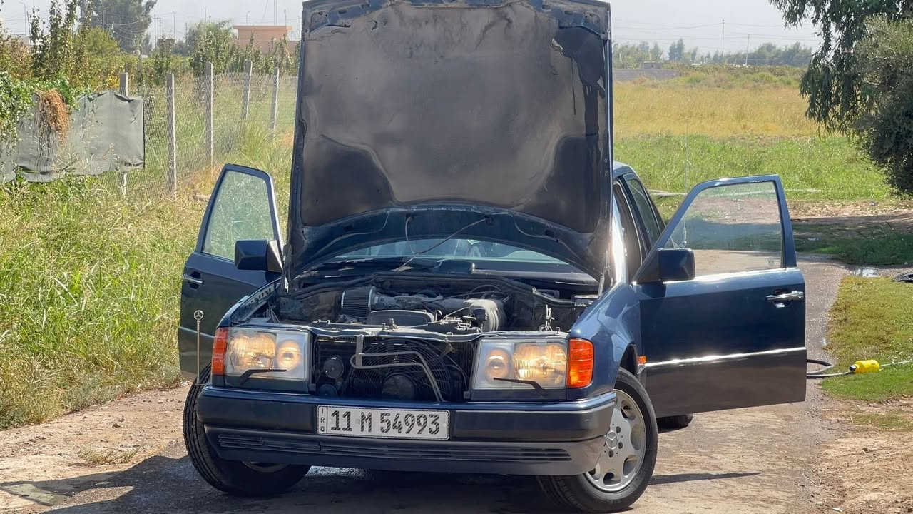 السلام عليكم
مارسدس دب ٨٩ 

كهربائيات كلها شغاله 

فتحه سقف شغاله 

تبريد 

كير ومحرك محور بطه ٣٠٠٠ ديلكو جديد 

رقم بغداد مشروع وطني تحويل مباشر هزه مساقطه 

مكان السياره بغداد

السعر ٦٠ وبيها مجال 

***********
