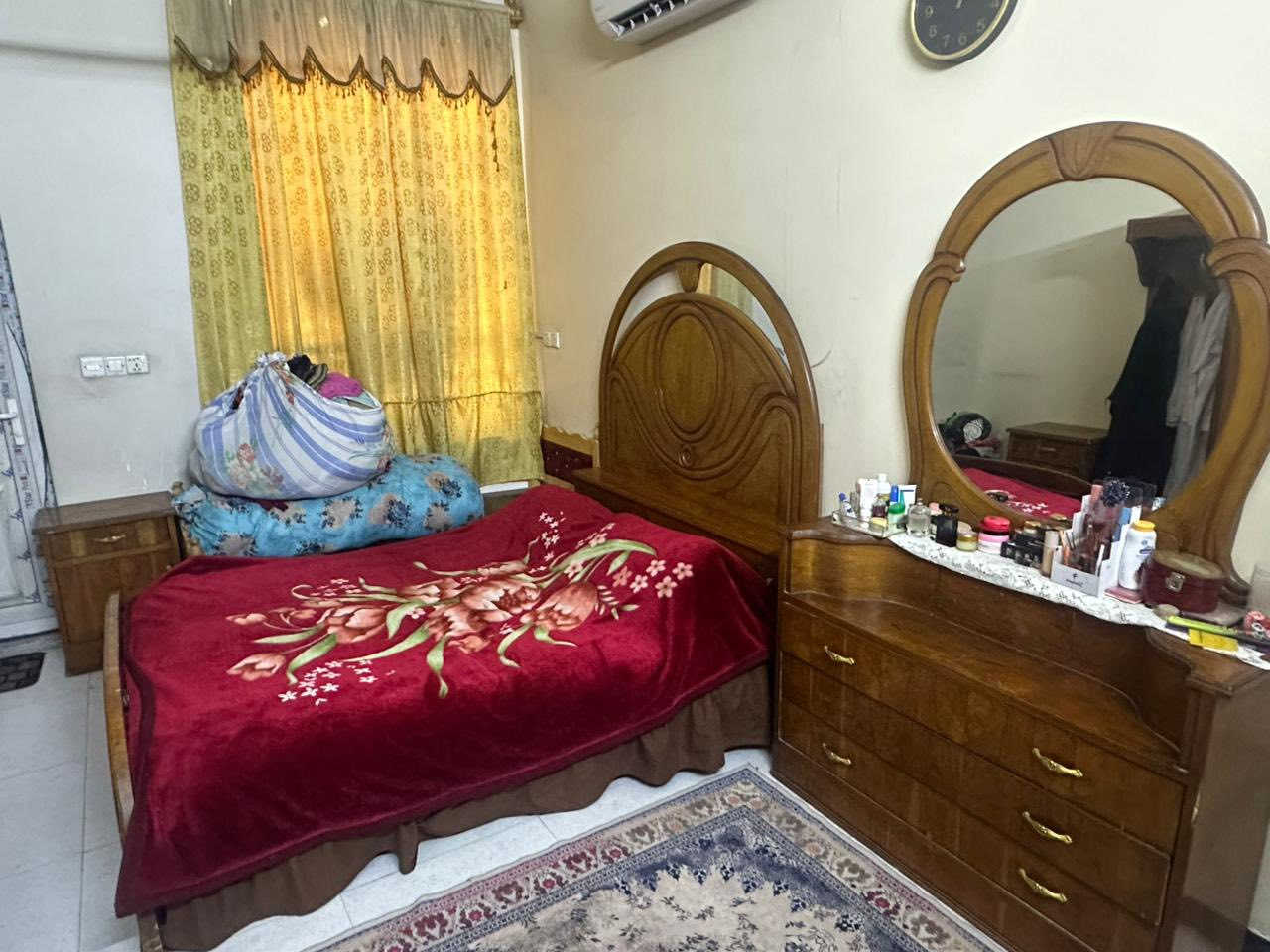 سلام عليكم غرفه أخشاب للبيع صاج عراقي للتواصل على رقم التليفون ‭٠٧٧١ ٨٠٩ ٢٣٦٧‬ 
السعر ٤٠٠ وبيه مجال للبيع
