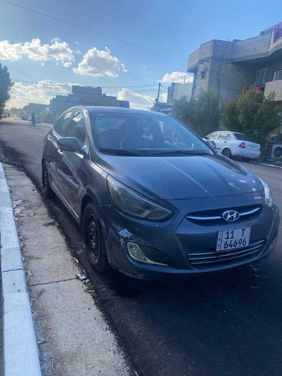 السلام عليكم ورحمة الله 
للبيع اكسنت 2016 خليجي 
كير ومحرك 1400 دوش 
سياره خليجيه بيها قطع صبغ مكانات صبغ فقط بدون ضربه السياره شواصي لغود حوض دواخل كفاله 
كير ومحرك جديدات كلش صدر امامي وخلفي جديد 
تخم تاير جديد شاشه وكامره 
جاهزه بدون اي نقص السياره 
رقم بغداد انكليزي جديد وهزه جديده بسمي تحويل ثاني يوم 
سياره ماشيه 136 km 
تبريد ثلج تدفئها شغاله 
السعر /82 ورقه وبيها مجال شي بسيط 
مكان السياره/ بغداد هياكل الغزاليه 
للاستفسار/***********
