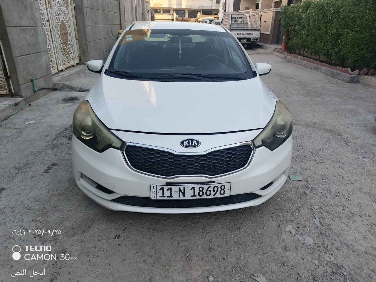 السلام عليكم
كيا فورتي ابيض وارد كندي 2014 باسمي رقم انكليزي 
بدون صبغ كير محرك تبريد خير من الله 
ماشية 265 كيلومتر مكان السيارة بغداد البوعيثة السعر 112 وبيها مجال رقم الهاتف ***********
