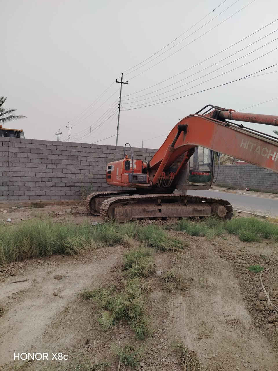 السلام عليكم.

حفاره فايف للبيع رقم بغداد بأسمي 
زنجيل وحداديه مكفول مضخه ومحرك خير من الله
مكينه جاهزه للشغل.

للتواصل على الأرقام التاليه :

آسيا : ***********
اثير : ***********
.
