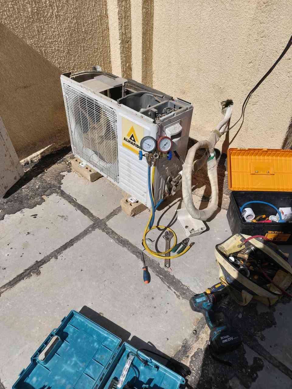 السلام عاليكم تنصيب سبالت☃️ بنواعة 50فتح وشد 60 شحن🔧 غاز 40 R22❄ شحن غاز 410R❄ فحص 15🔧 غسل وتفصيخ 30 وصيانه🚗 الاستفسار اتصال او🛻 واتساب او مراسلة الصفحة *********** 🛠➡️
