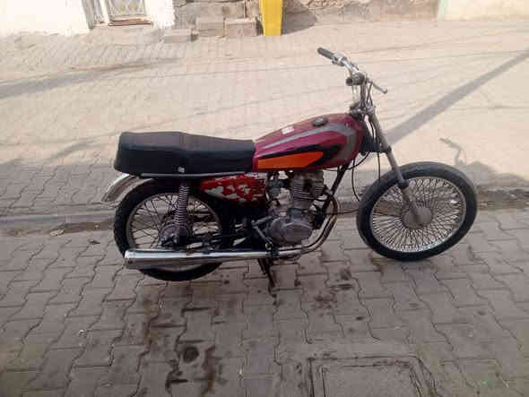 سلام عليكم دراجه للبيع كلك مكاني نجف كوفه سعر 250وبيهة مجال قليل  
***********وهاذه تصال
