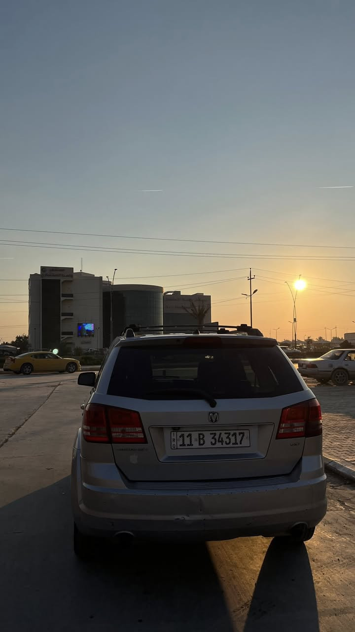 السلام عليكم 
دوج جورني موديل 2009 رصاصي رقم بغداد بأسمي التحويل ثاني يوم السياره بيهة جاملغ بصف السايق راجع بارد ومصبوغ فقط باقي السياره كفاله مكينه 3500 
6 سلندر 5 راكب كير ومكينه كفاله سياره جاهزه تدفئه تبريد شغال ما ناقصهة شي شغل واطلع
 ملاحظه : السياره بيهة طخطخات بسيطه وواضح بالصور 
مكاني واسط /الكوت 
رقمي واتساب بي

‭0784 419 4996‬
السعر 85
