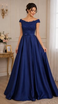 فساتين • ملبوسة مرة وحدة • للبيع
