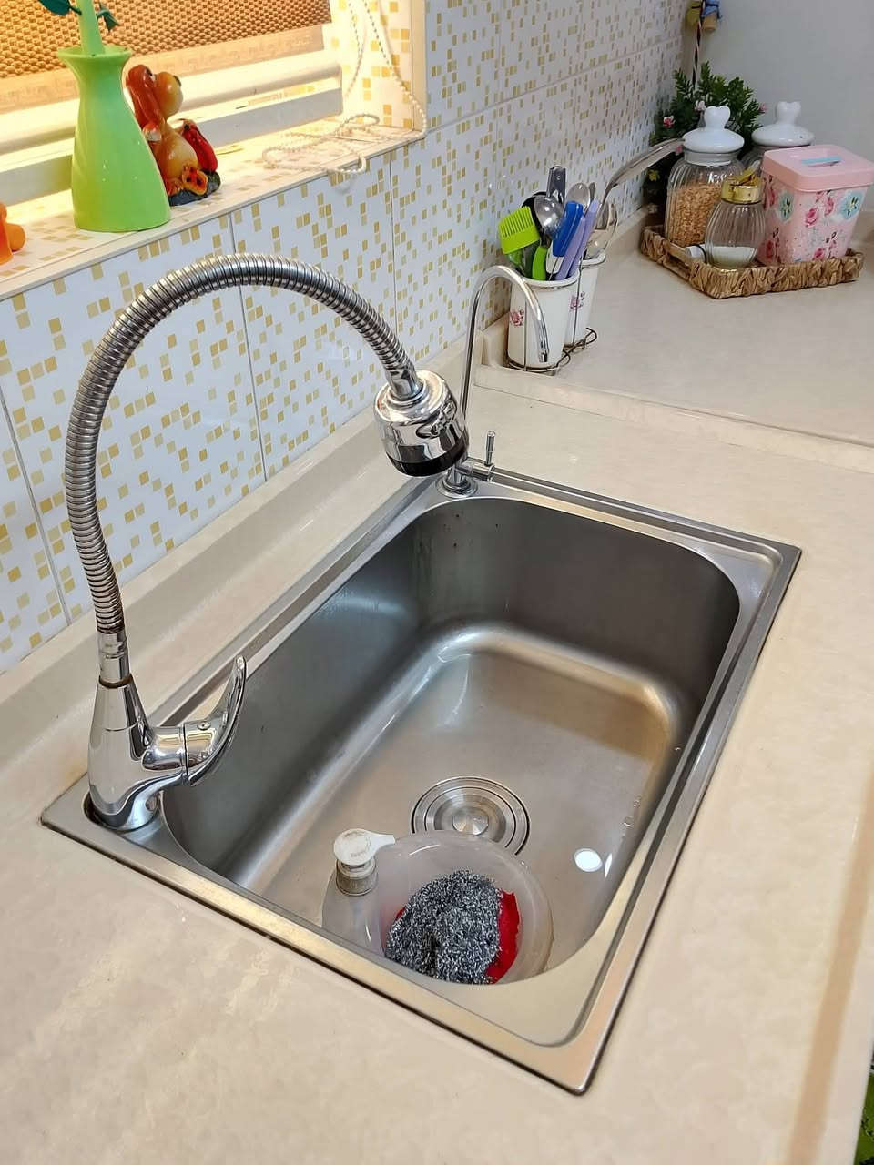 كاونتر 100 غربي جهه اليمنى داخل الالمنيوم والابواب mdfللبيع فقط كاونتر بدون اجهزة 
ميز طعام 6كراسي مستخدمين فقط 4كراسي 2جديدات


**إذا كنت صاحب هذا الإعلان وتريد حذفه لأي سبب، رجاءا أرسل رسالة إلى الدعم الفني**