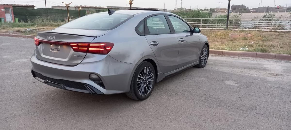 السلام عليكم

فورتي 2023Gt line⭐️

مواصفاته : فول ١/١ اعلى شي بل جيتي لاين 

بصمه ✅

شاشه حجم كبير ✅

ويل كب سبورت 

بصمه ابواب ✅

تشغيل عن بعود✅

اناره ترحيب 💡

رادار امامي 🛑

رادار جانبي 

سستم صوت harman🔊

اشاير مري 

مكينه 2000 دوش✅

ستيرن حرف D✅

تحديد مسار ⚠️

اوتو هولد ✅

قياده ذاتيه 

سايد بريك بصمه 👍🏻

شحن واير لس⚡️
 كار بلي 

كشنات جلد +حضن سبورت ✅

فتح جنطه تلقائي عند الاقتراب ✅
 
حادثه شبر بنيد فقط موضح بصوره 
سونار موحود 
3وضعيات🛑  رقم بغداد 
فول ١/١ للخير اعلى شي بل جيتي لاين 

مكانه بغداد 📍
***********📞
 السعر :١٦٢ مجال بصيط @
