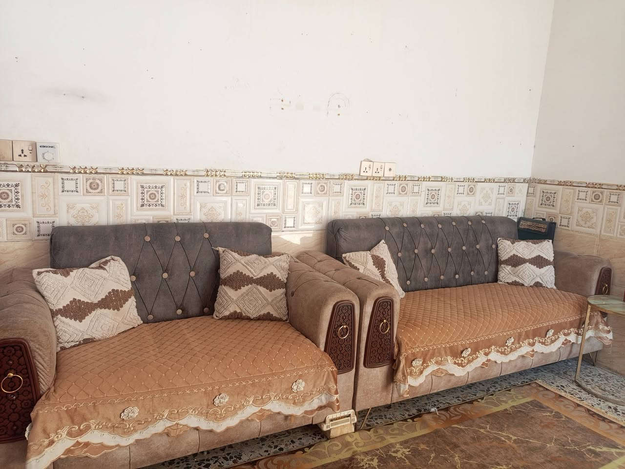 للبيع خمس مقاعد وتر بروف سعر 175 رقم الهاتف ***********
