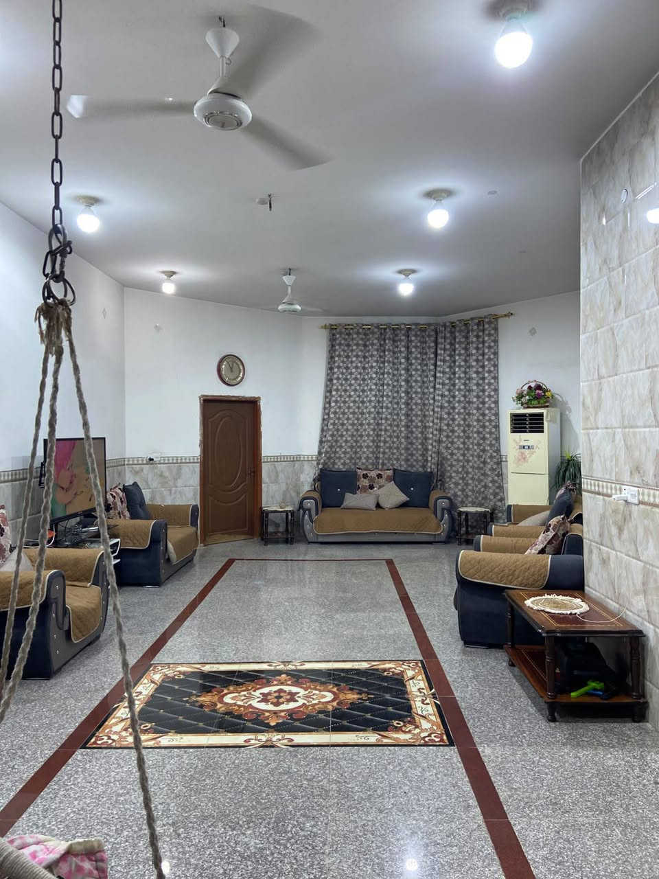 سلام عليكم بيت للبيع
مساحه ٢٠ ×٦٠ متر وجه ع شارع وجه ٢٠
بناء ٣٠٠م طابوك ٢٠١٤
الباقي حديقه 
طابو زراعي عقد ٢٥  ومقدم ع تطويب

للاستفسار الاتصال على الرقم
***********
