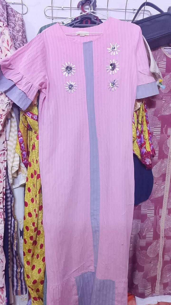 سلام عليكم توفر ملابس باله لاوربي جديد اسعار مناسبه ونضافه فول
للحجر ع رابط التكتك  وقم الحجر وتساب ***********
