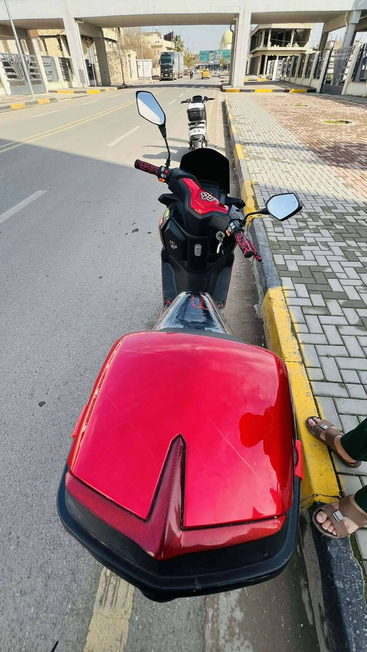 السلام عليكم ماطور ماكس وان للبيع البطاريا ليثيوم حجم الملف 3100واط بيه بلوتوث ينربط  عل مبايل يشغل اغاني وتتحمم بل اضاءا الالوان نضيف شرط جلخ مابيه  مستعمل3 تشهر  ماطور جديد مالبيت بطاريا شرط يماشيك75 حقيقي  ماطور مكفول من صريقه واصل شراه موجود سعر 1350 متوازي بيع مستعجل راقم موبايل ***********
