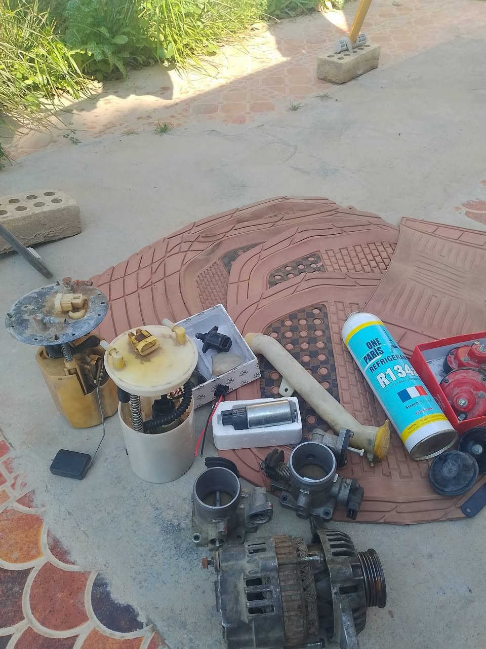 غراض طيبة للبيع كله شغالة 
كل الي بصورة (بسعر 30 الف) وية الأرضيات 
ابيعهن شلع كلهن بسعر 30الف
مكاني بغداد الاتصال على هذا الرقم *********** بي واتساب
