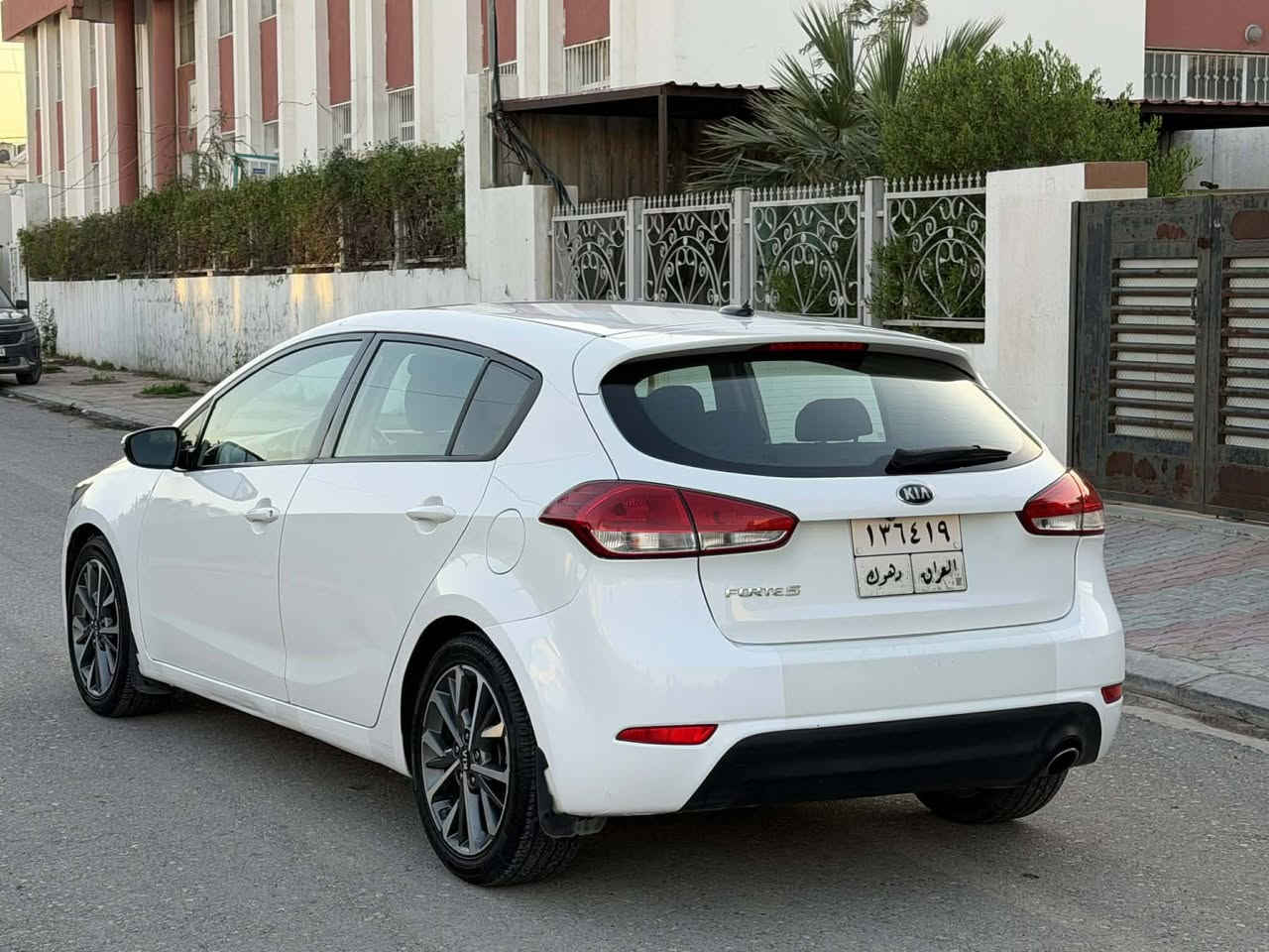 *********** كيا فورتي مودیل 2017 كير اتوماتيك و عادي سوكان فوليوم ٤ جام كهرباء بيها فقط جاملغ سبوغ بدون دواخل سياره جاهزه نضيفه كير محرك تبريد شرط بيها 11 ورقه غرامه ينزل من سعره سعري 102ورقه مجال مكان اربيل بنصلاوه ***********
