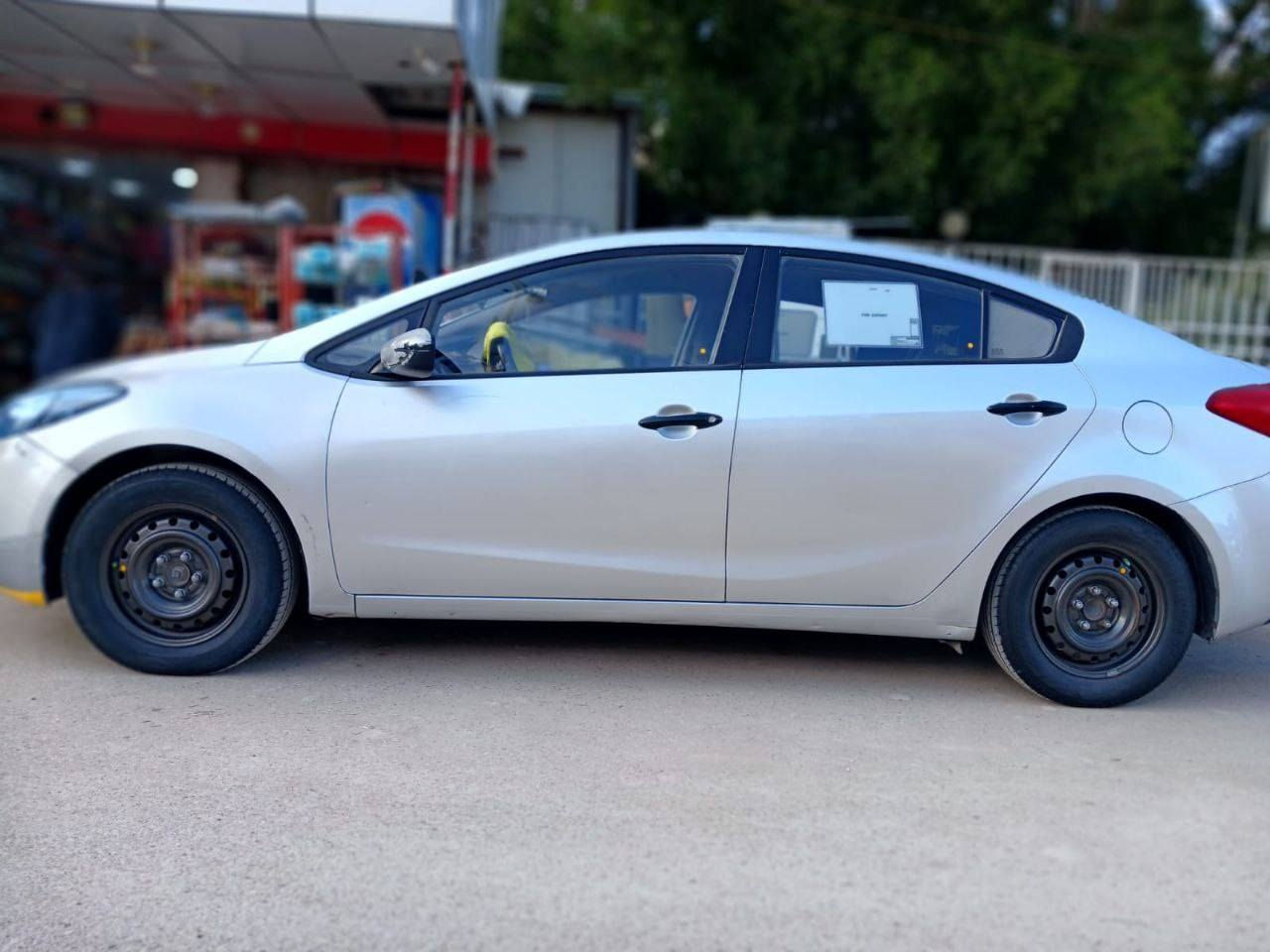 السلام عليكم
سيراتو 2015
عميه بدون مواصفات
تبديل قطعه وحده
صبغ عام 
غير متواجد بل الفيس
***********
