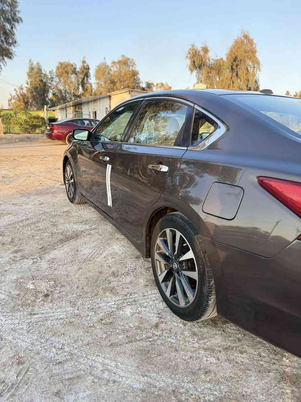 السلام عليكم احبتي نيسان التيما 2017 رقم سليمانيه بسمي كير مكينه حداديه كله مكفول الفئه sv 
السعر 130وبيهه مجال مكاني المقداديه تقاطع اللوجهيه (***********)
الضرر بس بنيد بدون شواصي ودواخل ارباك ستيرن رجع سستم
