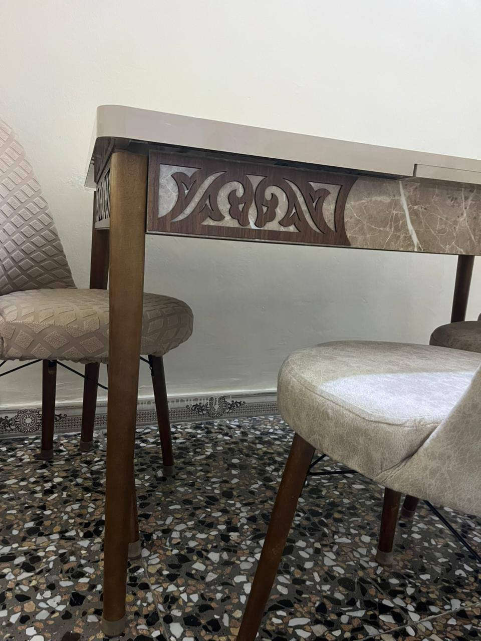 ميز طعام ٦ كراسي خشب نظيف أي ضرر مابي السعر ١٧٥ المكان حي القاهرة


**إذا كنت صاحب هذا الإعلان وتريد حذفه لأي سبب، رجاءا أرسل رسالة إلى الدعم الفني**