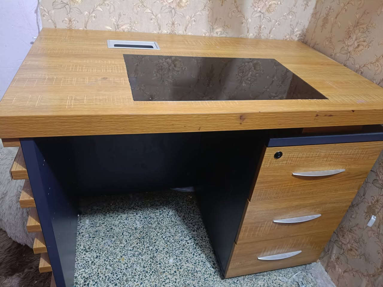 ميز مكتبي يتالف من 3 جرارات + كرسي السعر النهائي ب90 الف فقط


**إذا كنت صاحب هذا الإعلان وتريد حذفه لأي سبب، رجاءا أرسل رسالة إلى الدعم الفني**