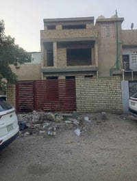 هيكل مسقف مساحته ٦٠متر بالتصنيع السيديه مقابلة تشجير واجهة ستة وربع نز...