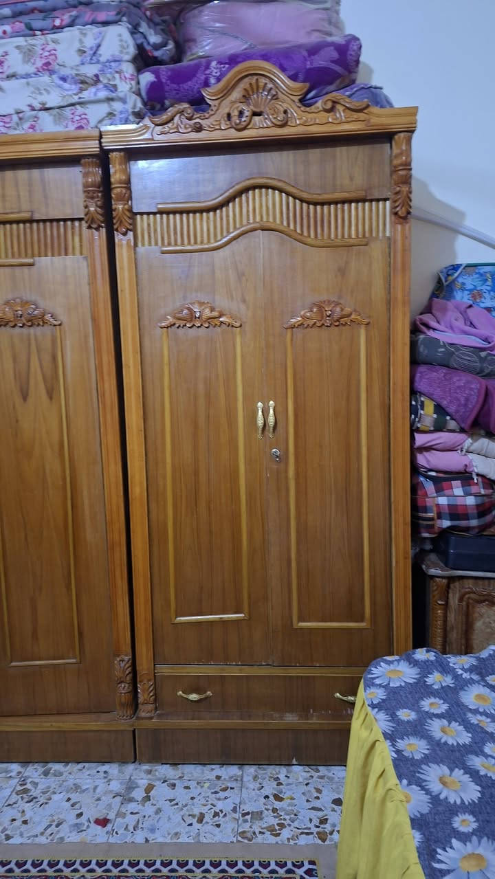 غرفة اخشاب لبيع سعرها ٧٥٠
***********
