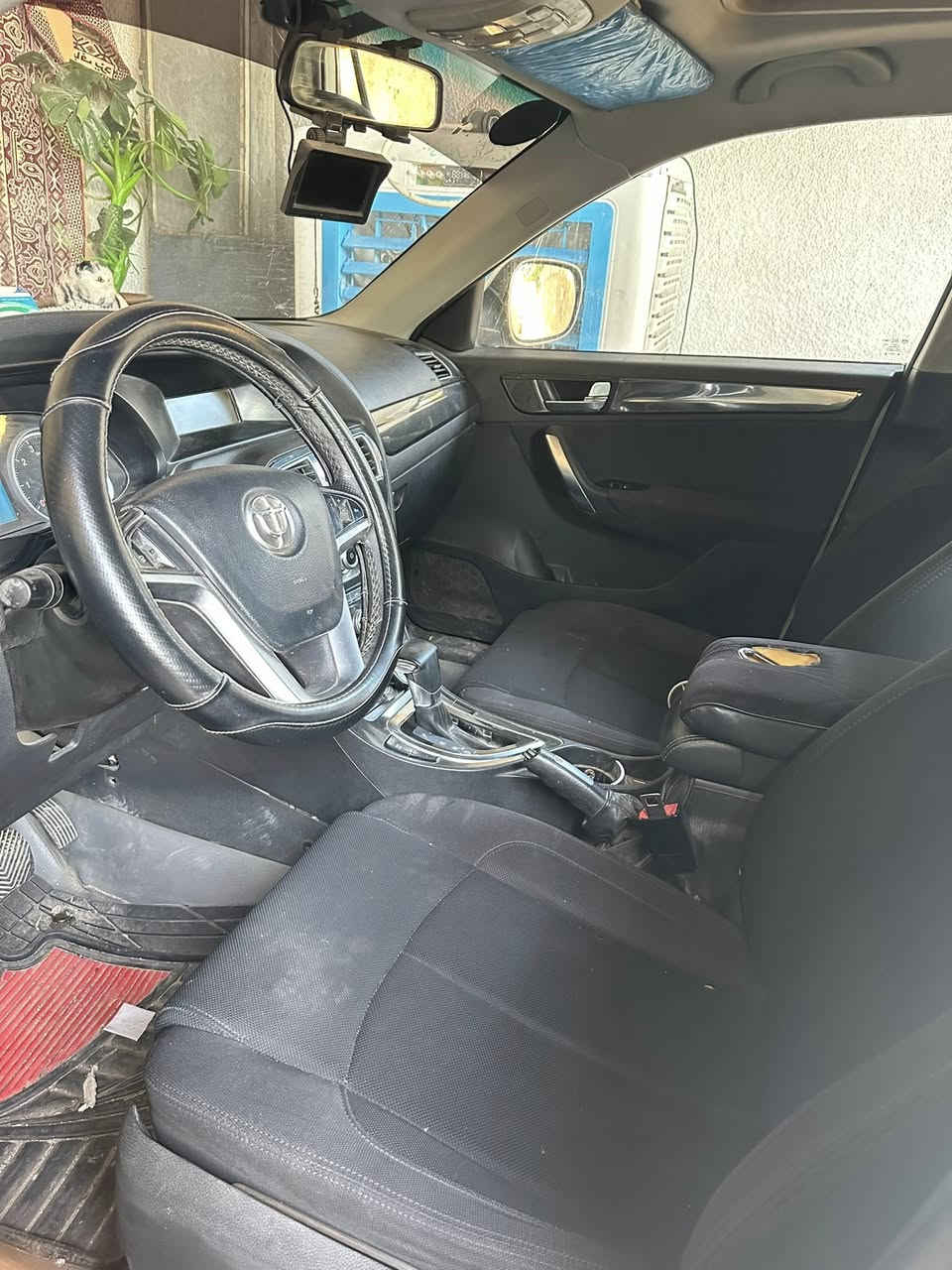 السلام عليكم للبيع 

بريليانس فئة v5 
محرك v4
محرك مكفول 
حدادية جديدة 
بيها صبغ على كد شبر بالتكمة 
زنون عالي 
السعر (76)وبعد بيها مجال تشلع عيوني 
المكان واسط 
للتواصل خاص او اتصال 
***********
