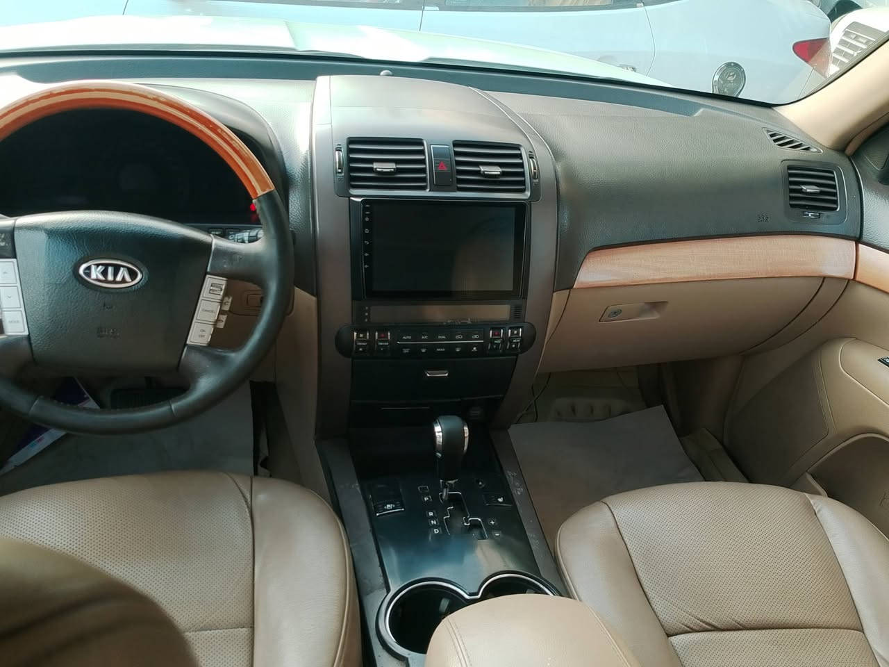 .سلام عليكم كيا موهافي 2013 السيارةفول واحد على واحد خليجية فقط صبغ بنيد محرك كير تبريد حدادية كولة مكفول ماشية 107/ رقم بغداد رقم جديد هزة جديدة مكاني بغداد البلديات رقم ***********
