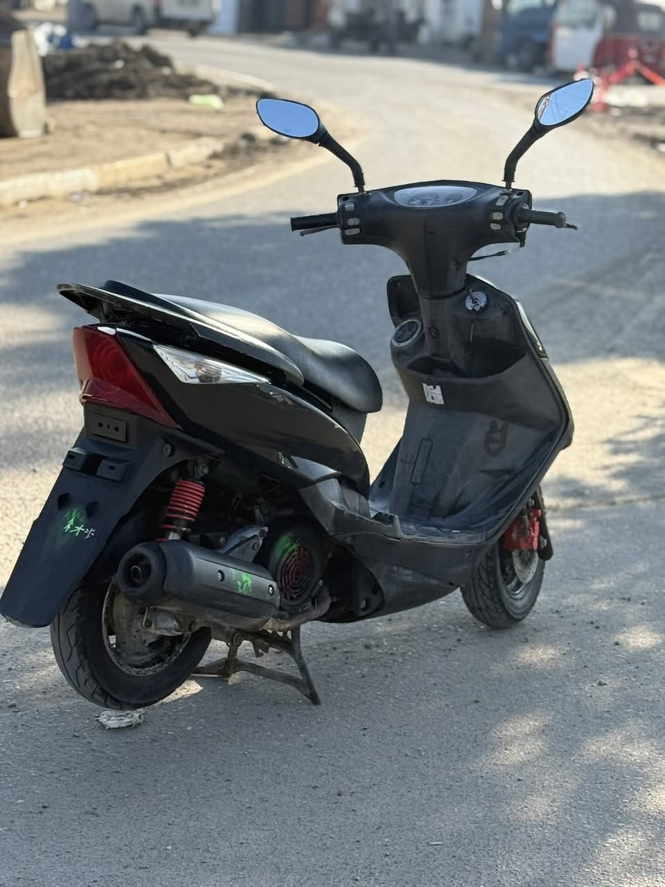 ماكس ثلعب كابريتر اصلي الدرجه جديده وحلوه وبرغي نقص مابيه كيلو متر شغال مال بانزين شغال اورق منفيس شرط الدرجه ربع نكره بكل وقت سلف وهندر معدال يخبل وبلخير ع ياخذها السعر ٦٧٥مكان بغداد البياع مكفواله كفاله عامه 
*********** اتصال او وتساب
