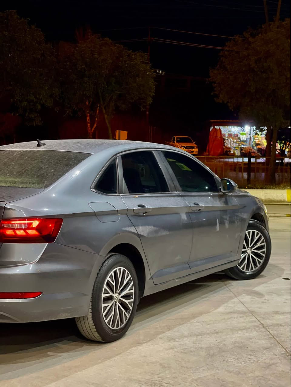 فولکسواگن جیتا ٢٠١٩
گێر و مەکینەی بە شەرتە
تەنها گێر حادی 
رادێتەری بیلادە بە شەرتی حەماوەیە
تەحدید سورعه
برێک بەسمە 
یەک پارچەی بۆیاخە ئەویش بۆنیت بێ ژۆرێ 
ئیرباگ سوکان  سیستەمە
نرخی ١٠٩ مەجالەکی زۆر کەم
ژمارە مۆبایل ***********
تکایە موشتەری تێل بکە سەرمان مەیێشێنە
جوابی نامە نادرێتەوە أربيل, العراق
