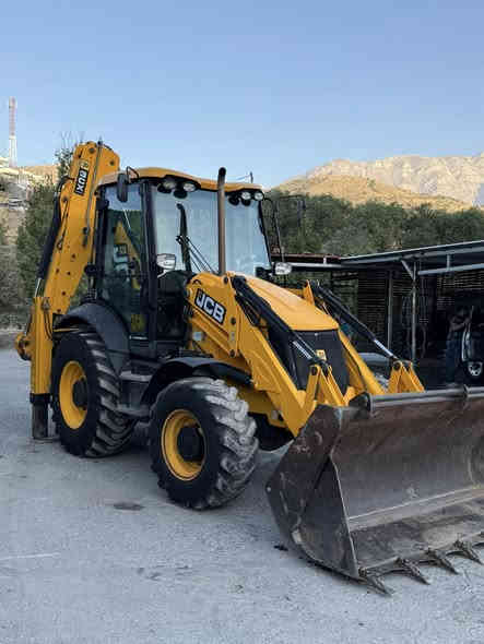 جیسی بی مودیل ٢٠١٣ فول ماسفات رقم اربیل
رقم موبایل:***********
