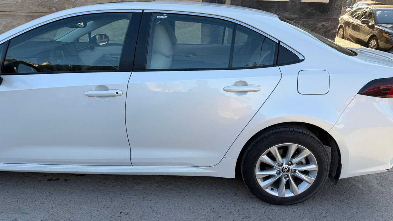 تويوتا كوريلا ساس ماشيه 15 الف فقط بحالة الزيرو مكفوله السياره مكانها بغداد سعرها 192 ورقه يعني تقريبا بل عراقي 27 مليون ونص بانزين فقط وكاله 
***********
