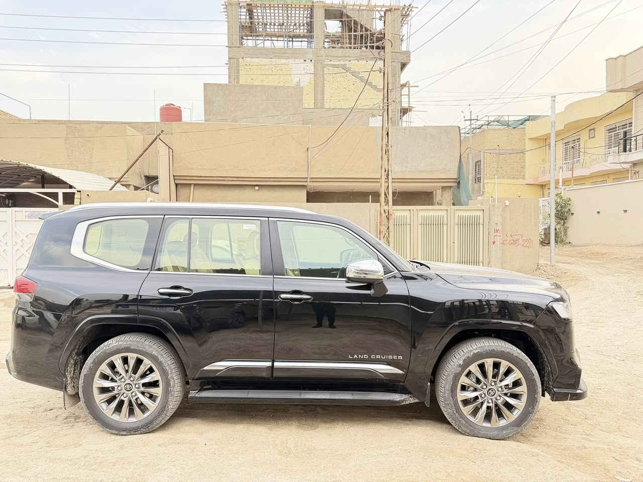 السلام عليكم لاندكروز VX موديل 2024 بريم مغلفه ppf مكفوله كفاله عامه استخدام شخصي قليل جدا مكفوله حتى من چكة الدنبوس العنوان بابل الحله  المواصفات معروفه مايحتاج اذكرهن السعر 78ونص وبيها مجال للشراي رقم التلفون ***********
