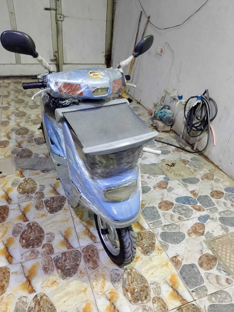 سلام عليكم دراجه ياماها ٦٠ نضيفه حيل مابيهه اي نقص كهربائيات سلف بالشرط شاصي بالشرط تايرات امامي خلفي جديد وياله بلاد كفرات بلاد مابيها نقص دراجه كاعده لايتات امامي خلفي اشاير طوافه بانزين يشتغل بلاد دراجه مابيها اي نقص تجي تشغل و تطلع 
سعر ٢٥٠ وبيها مجال للطيبين 
مكاني كركوك حي بدر 
متواجد ***********واتساب 
*********** بس اتصال
