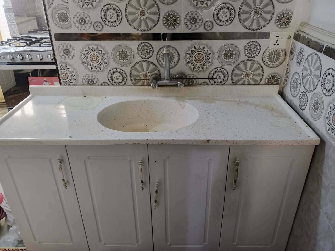 كاونتر 
 ٣ قطع مابي اي ضرر 
السنك مرمر
 السنك العمق ٥٠ 
الطول ١٥٠ 
القطعة لثانية الطول مترتين و العمق ٥٠ 
السعر ٤٠٠ و بي مجال
مكانة بعقوبة_التحرير


**إذا كنت صاحب هذا الإعلان وتريد حذفه لأي سبب، رجاءا أرسل رسالة إلى الدعم الفني**