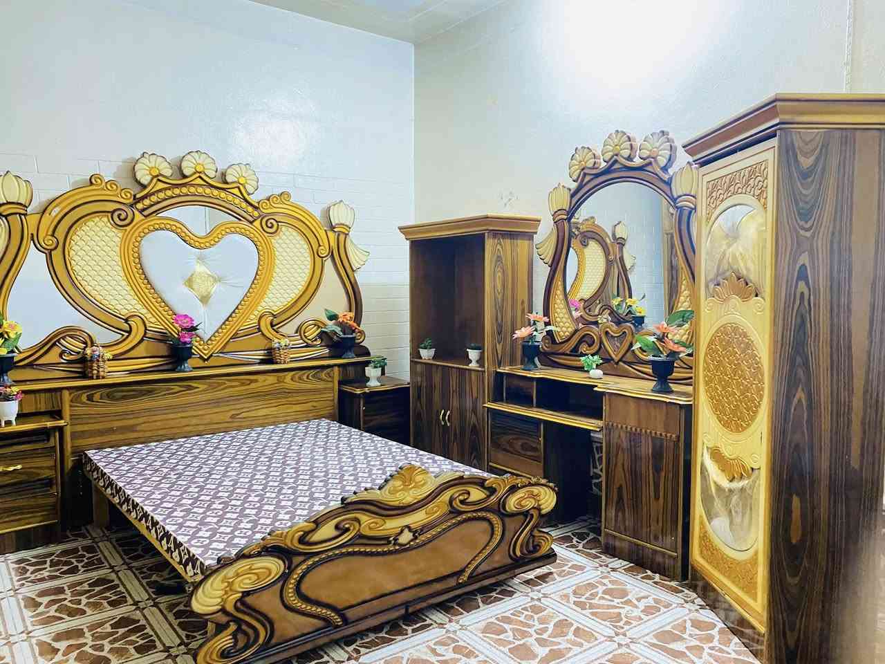 سلام عليكم يوجد غرفه نوم مستخدمه شي قليل للبيع  لسعر 800وبيها مجال العنوان الرمانه يم الجسر الاستفسار ***********
