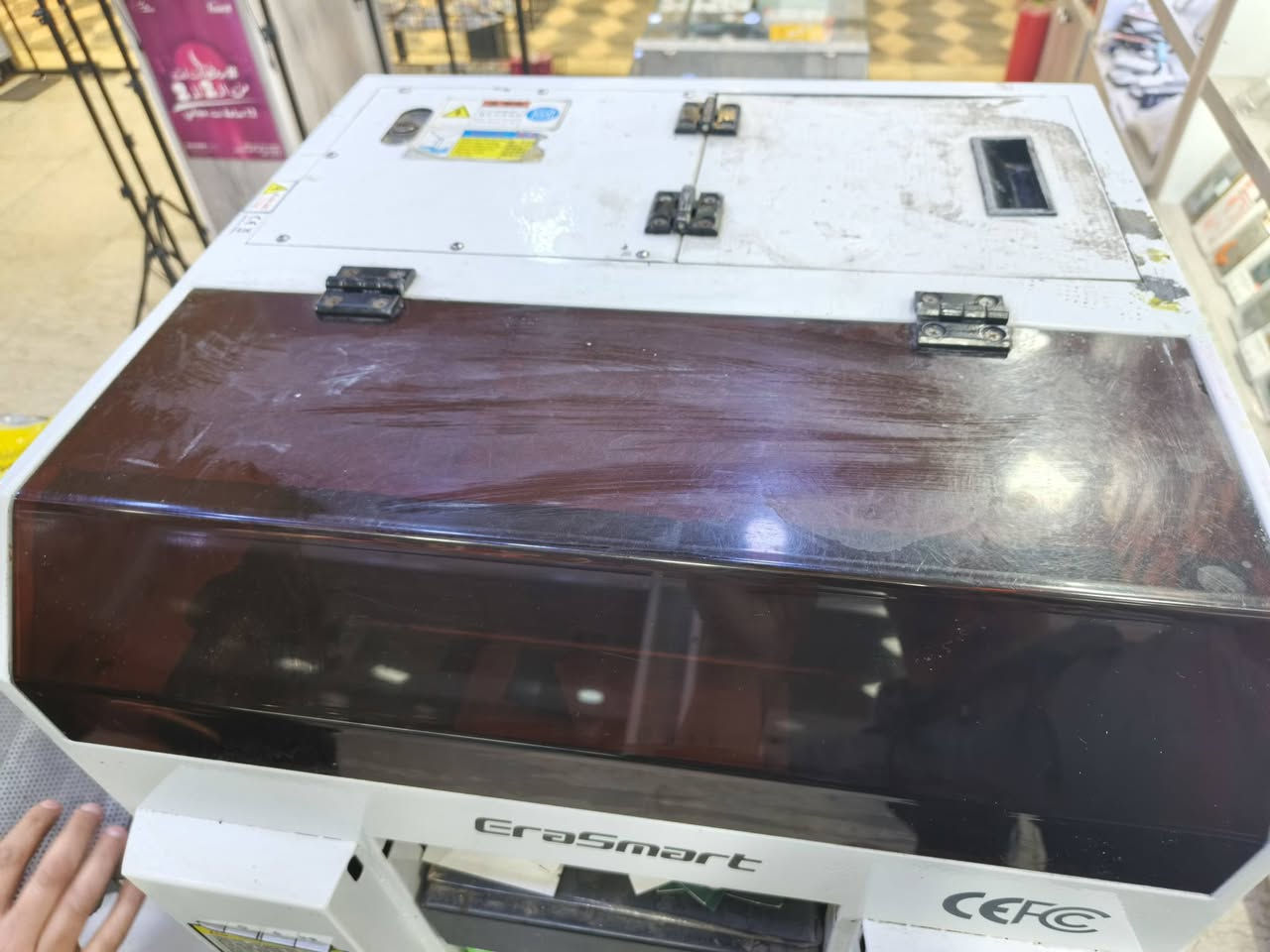 السلام عليكم عندي هاي الطابعه للبيع تطبع ع بلاستك والكفرات والكوابه
بيها فقط الهيد عاطل 
***********
