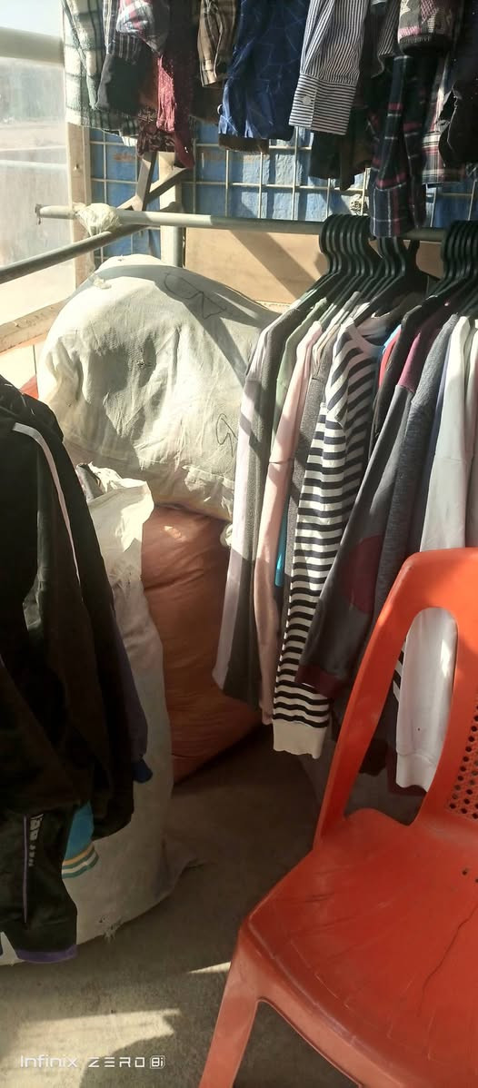 محل باله وجديد ملابس واحذيه للبيع شلع المحل بي خير من الله فوك مليون ونص بس الغراض ب٥٠٠الف  ابيع شلع ٧٥٠الف بيع مستعجل طلع تعيني عقود  وما متغرف اله وسوكه ماشي خير من الله حركته 
غير متواجد فيس 
رقمي ***********
