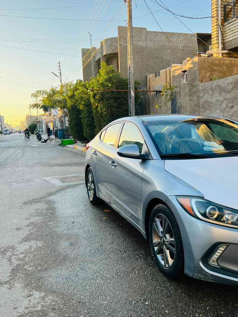 السلام عليكم 
النترا 2017 للبيع 
رقمها شمالي سليمانية وبأسمي 
محرك 2000 حادثها قطعة وحدة بنيد 
السعر 120 بيها مجال بسيط 
مكاني الانبار / الرمادي 
للاستفسار الاتصال على ***********
