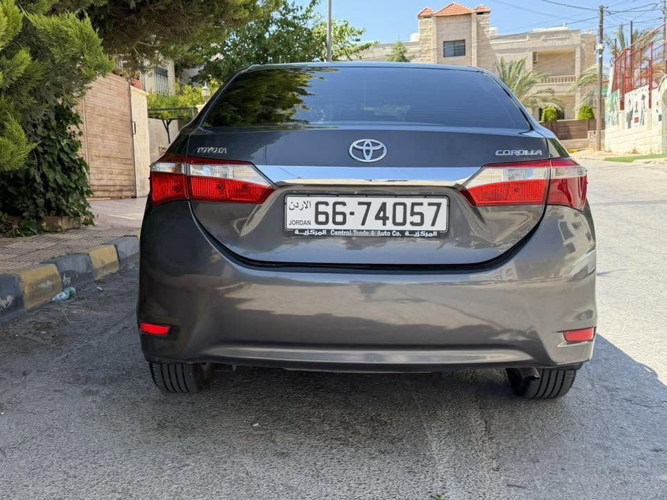 🔹𝐓𝐨𝐲𝐨𝐭𝐚 𝐂𝐨𝐫𝐨𝐥𝐥𝐚 2019.
0798486228 التواصل
السعر 11000
#تويوتا #كورولا 2019 بحالة الوكالة
وارد المركزية **
سعة المحرك : 1600cc
** اقتصادية وقود ممتاز +
ناقل حركة اتوماتيكي توبترونيك
لون فيراني

الاضافات:
* زجاج كهربائي
* مري كهرباء
* مسجل CD + 
* ⁠راديو اصلي
* مقاعد مخمل
* انارة هيلوجين
* كشافات نهارية
* مري كهرباء
* وسائد هوائية
* حاملة اكواب
* نظام قيادة رياضي (sport)
* سنتر مركزي للأبواب
* تحكم على المقود
* جنطات قياس 16 انش
* نظام مانع انزلاق ABS
* Airbag Sensors
* USB / AUX / 12V
والعديد من الاضافات
 
للإستفسار يرجى الإتصال على الرقم التالي 0798486228


**إذا كنت صاحب هذا الإعلان وتريد حذفه لأي سبب، رجاءا أرسل رسالة إلى الدعم الفني**