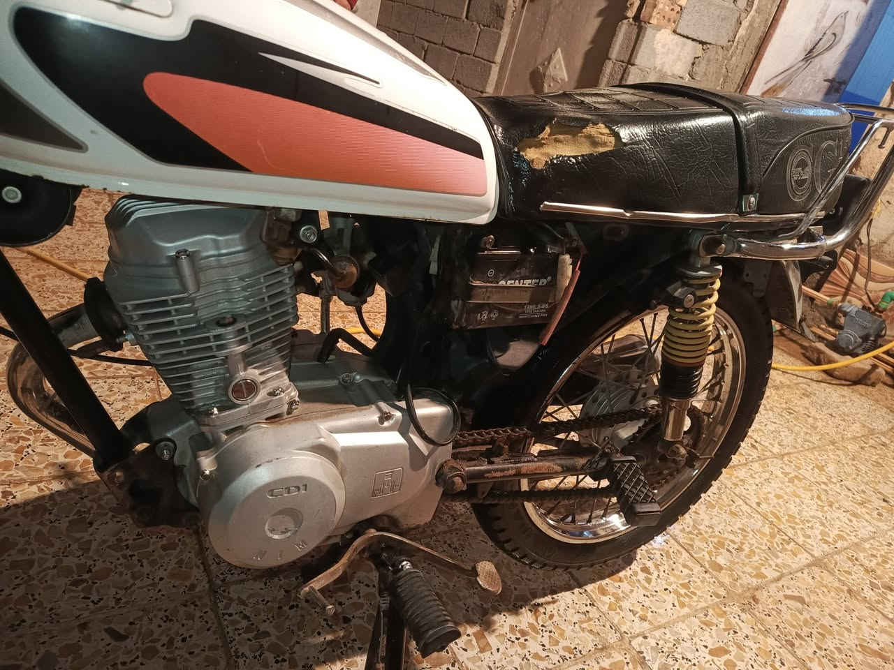 سلام عليكم دراجه للبيع نامه اصلي اروق محرك نضيف مجفت دراجه ما متعوبه نضيفه بشكل مال جناي العنوان الناصريه قضاء الغراف الشراي يتصل وبخدمته رقم 1 ***********
