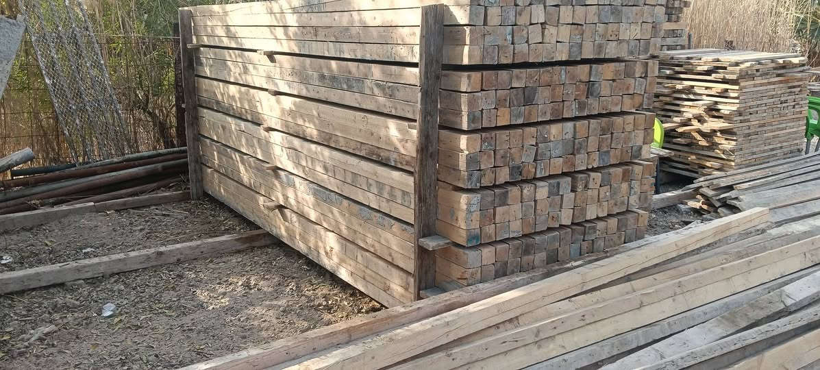 خشب للبيع جميع القياسات بغداد الحسينيه ***********
