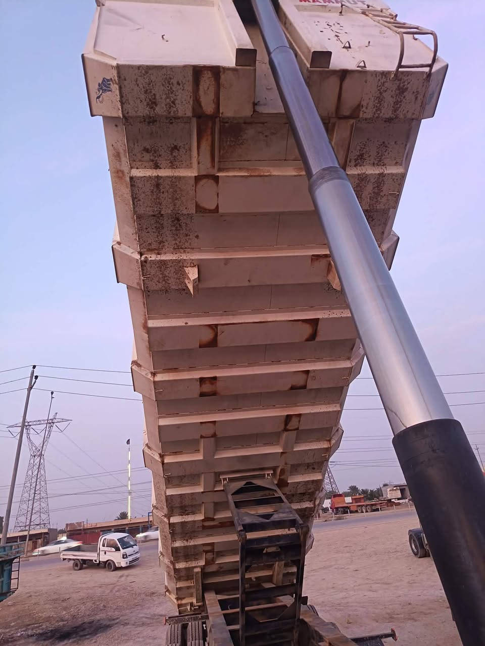 عربانه ما اموت شغل حداد درجه اولى للبيع تخم تاير دناقير 16 لتفاصيل اكثر اتصال على صاحب الرقم علما اني مكلف بالنشر                    ‪0781 659  6463‬‏
