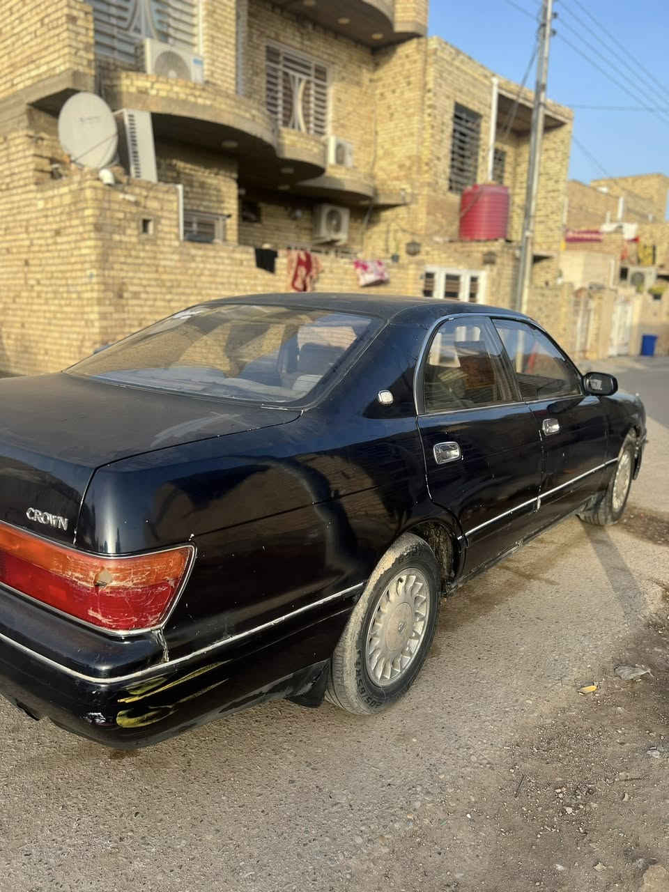 سيارة بطه فصل 1993
نيلي دواخلها نضيفه سنويه لل 2028  باسمي رقمها بصرة بيها طخات بسيطه بالجسم اكفلها من الكص ونقل الجثه المكينه والكير مبدلات قبل 3 اشهر (اكفلك اصوليات والباقي شوف العين ) السعر 42  وبيها مجال رقم الهاتف *********** ا الواتساب***********  مكاني ميسان العماره
