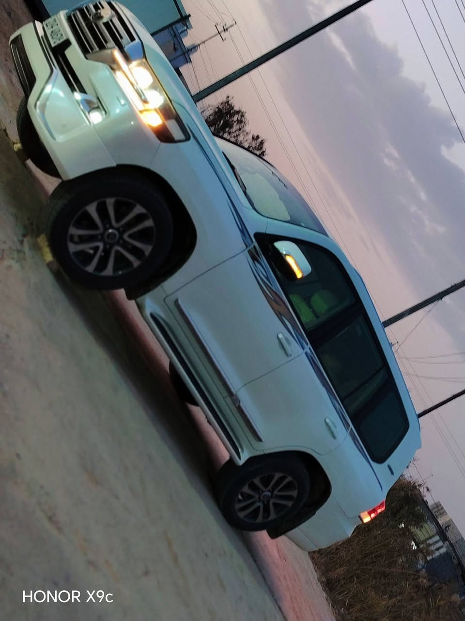 سلام عليكم سياره اند كروز موديل 17 مكينه 8 ستاندر رقم أربيل فطيميه مكان كربلاء سيطرت الابراهيميه واتصال على هذا الرقم ***********
