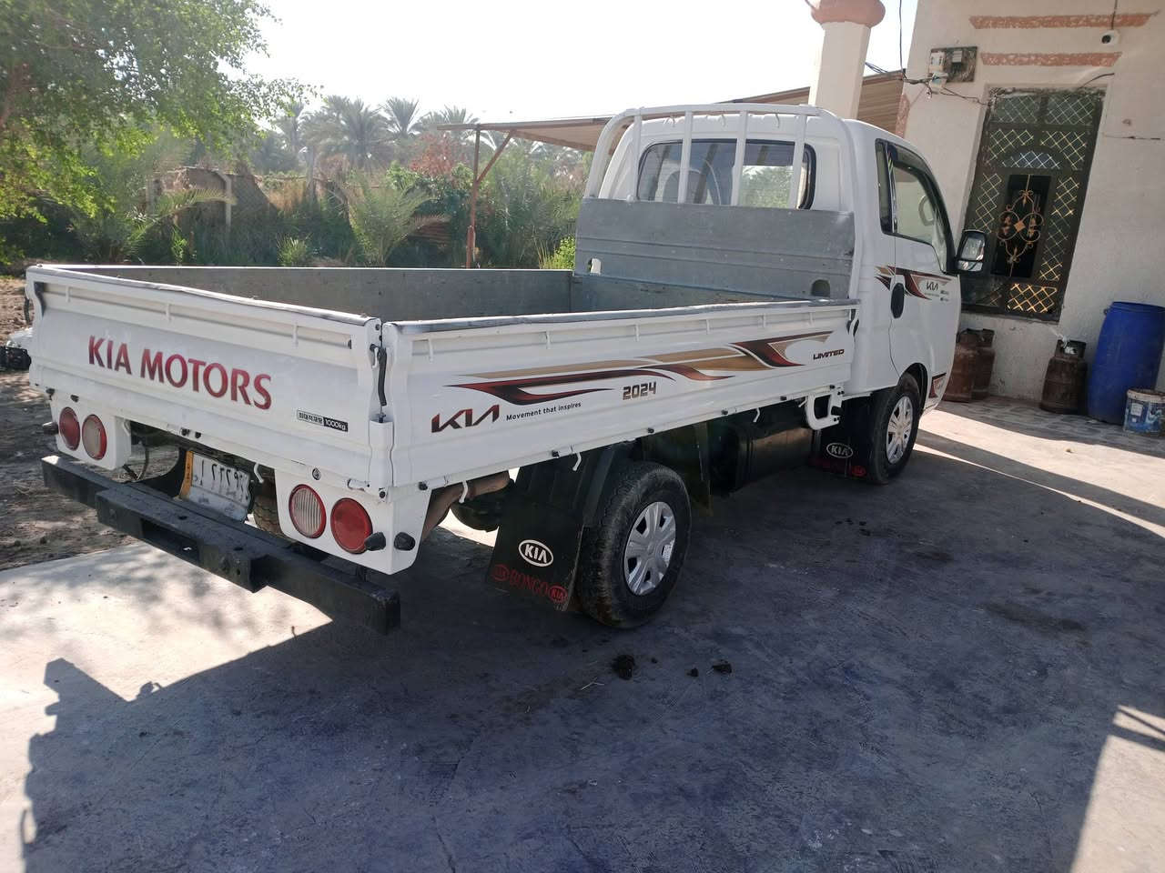 السلام عليكم كيه للبيع موديل ٢٠١٣
رقم بابل سنويه ل٢٧. كيرمكينه كله نضيف القماره بيه بخه صبغ رقم شاصيهه ضعيف السياره نضيفه كلش السعر٨٥
مكاني حله ***********
